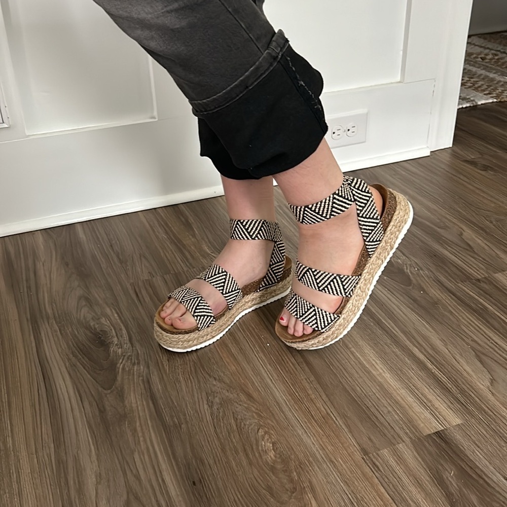 Steve Madden Kimmie platform espadrille sandals, lightly used